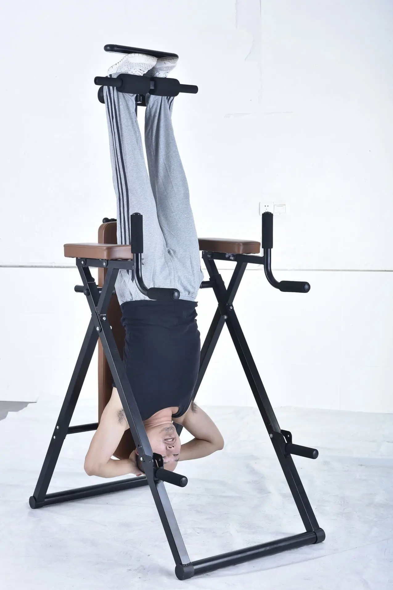 Nuovo Design: Tavolo per Inver - Inversion Table Fold recensione e prezzo